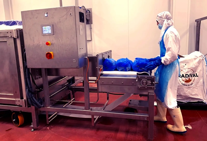 Los túneles de descongelación industriales permiten atemperar alimentos variados